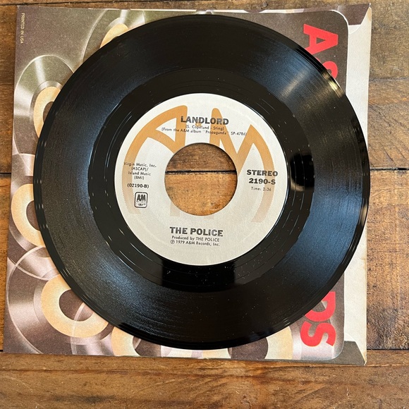 The Police - 45 RPM Message in a Bottle/Landlord. Cover is a poster. 1979 - Picture 7 of 7